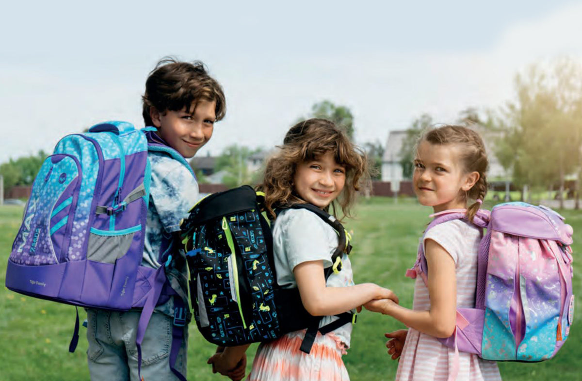 7-sans-Schulranzen-schulrucksack-junge-maedchen-schule-bei-lafueliki