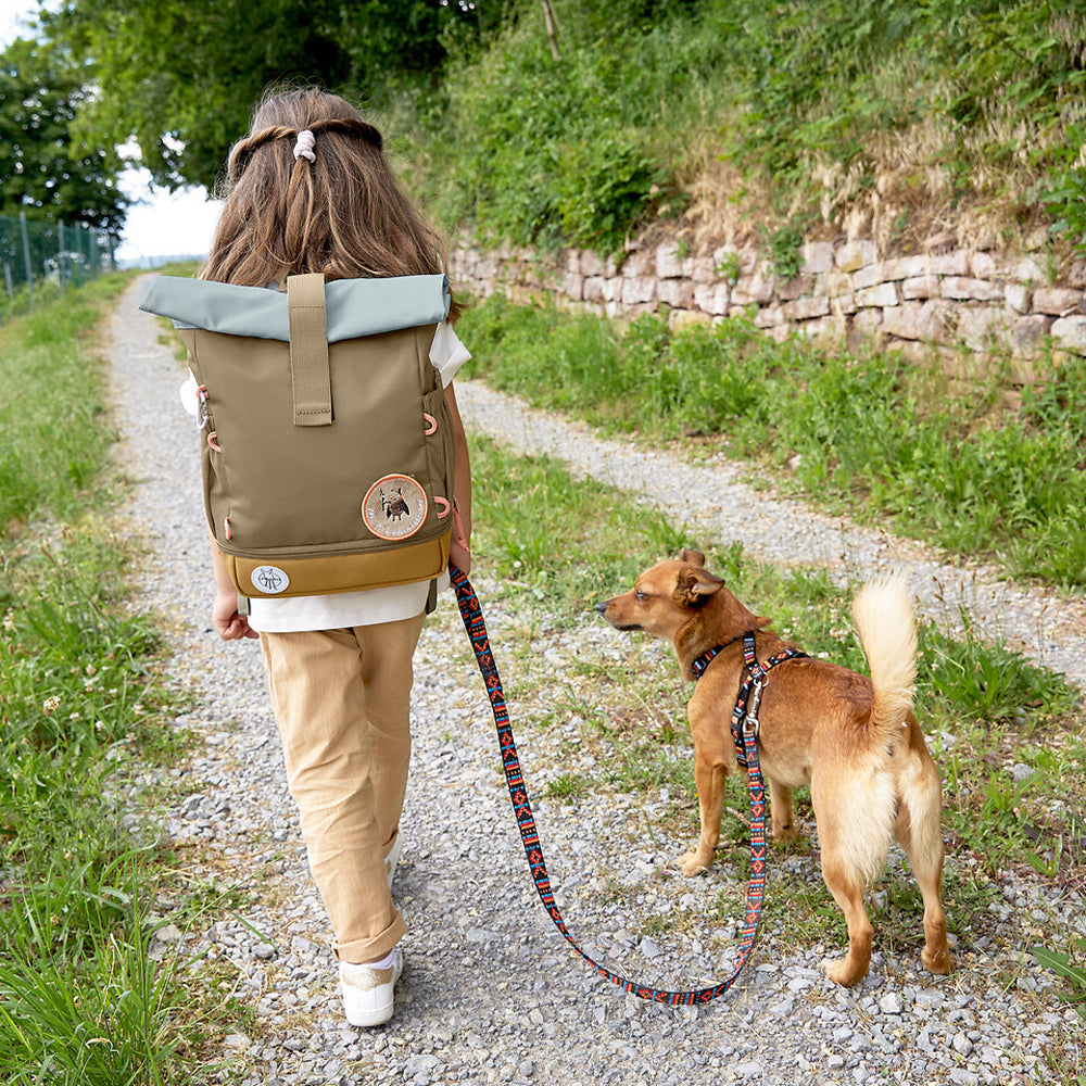 Laessig-Kinderrucksack-Mini-Rolltop-Nature-oliv-Kindergartenrucksack-1203037513-anwendung-lafueliki