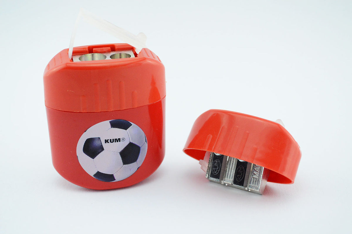 Rechtshaender-Fussball-Doppelspitzer-rot